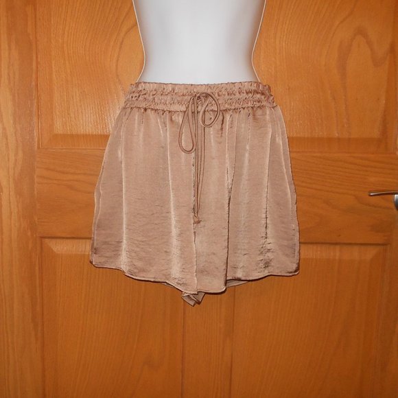 NWT!!! Bucket List Silky Cinnamon Shorts w/Inner Shorts - Picture 1 of 8
